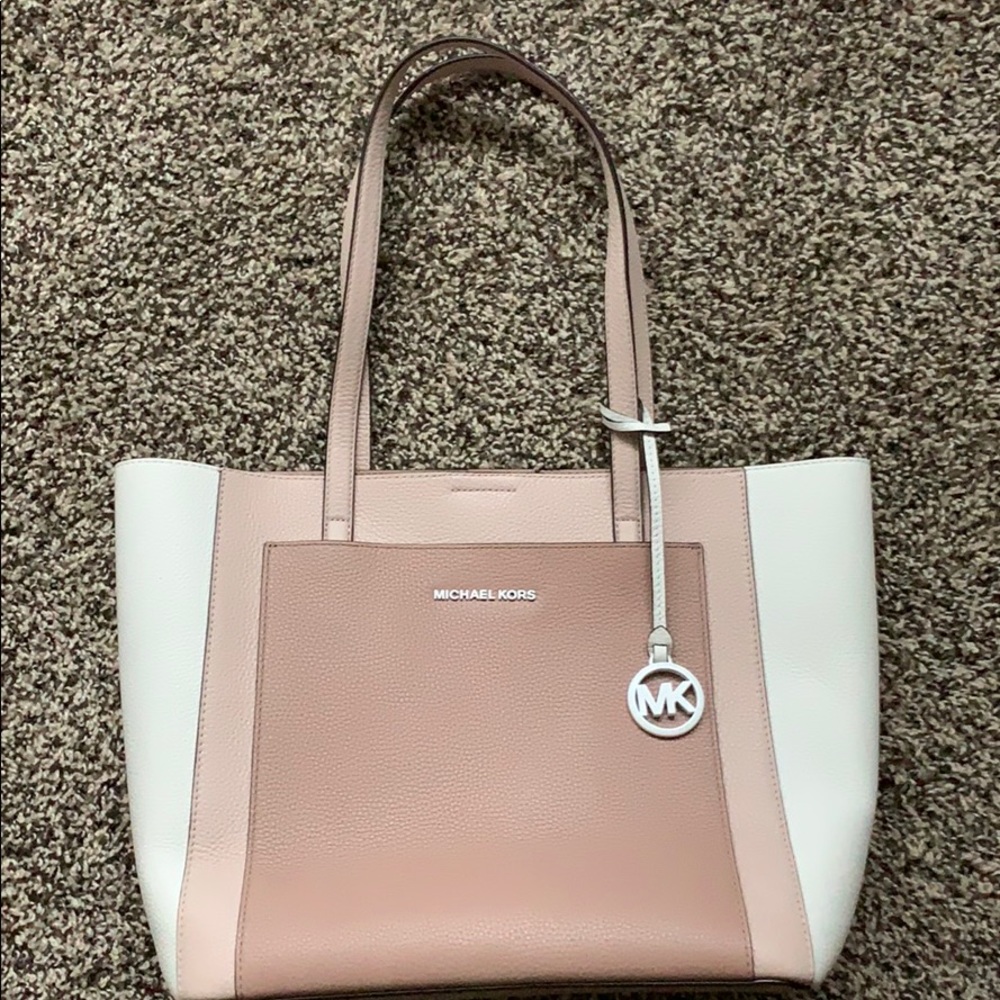 Authentic Michael Kors Leather tote